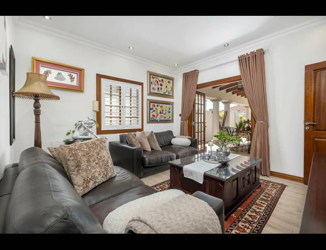 4 BEDROOM HOUSE FOR SALE IN HYDE PARK